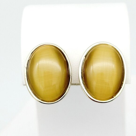 Monet Brown Cat's Eye Clip On Earrings Oval Gold Tone 3/4" Classy Everyday Wear - Picture 2 of 5